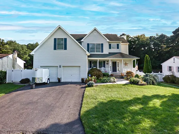 228 Essex Dr, Brick, NJ 08723