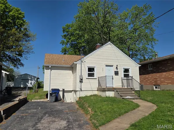 2221 Wolter Ave, Saint Louis, MO 63114
