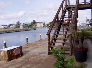 283 Kingfish Dr, Rockport, TX 78382