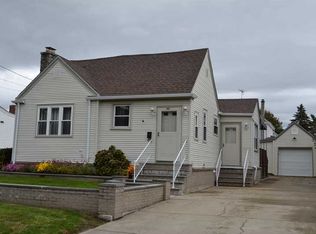 282 Greenwood St, Cranston, RI 02910