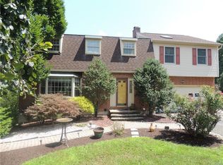 1817 Meadow Lane Dr, Easton, PA 18040