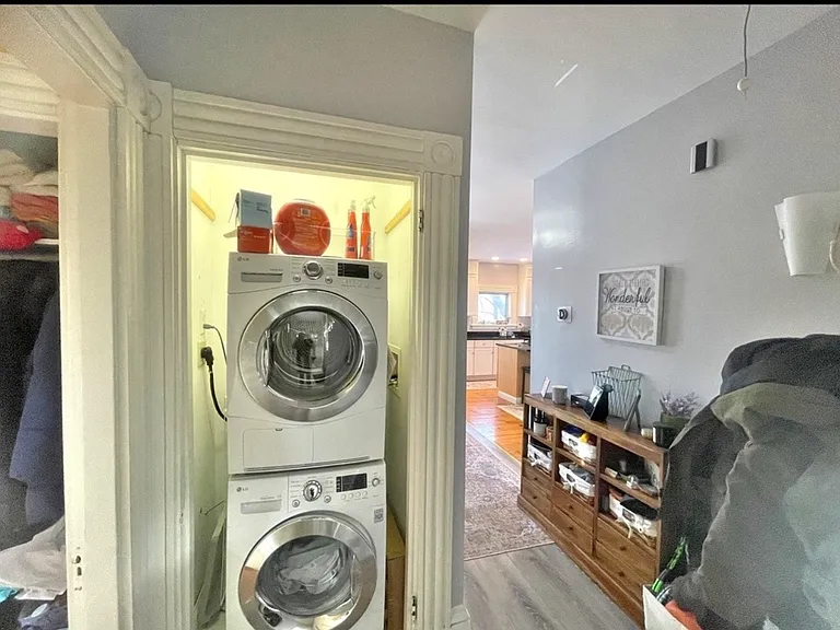56 Saint James Cir #2 — Photo 9