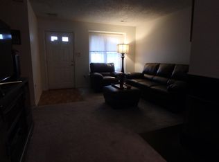 71 Maria Ct, Kendall Park, NJ 08824