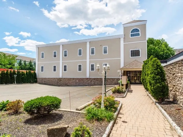445-447 Van Houten Ave #201, Passaic City, NJ 07055