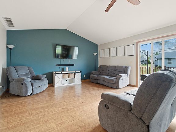 3rd image of 324 Forsythia St SE