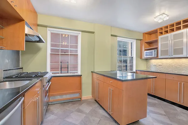 Sold by Compass | media 3