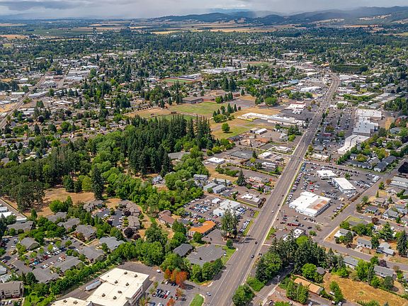 5th image of 2048 NE Highway 99w