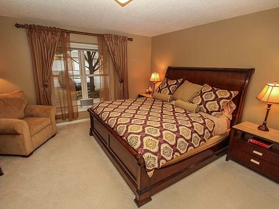 4th image of 1129 Trenton Cir N