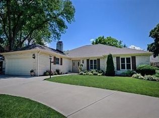 1570 Wadsworth Rd, Wheaton, IL 60189