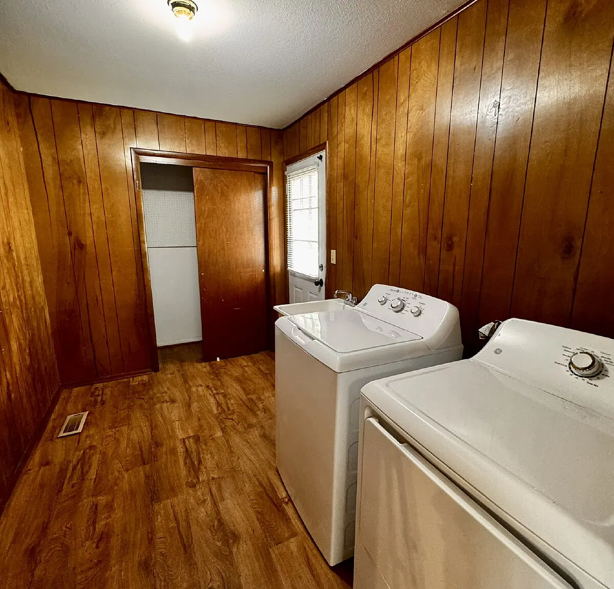 2 bed, 1.0 bath, 1095 sqft, $1,550 — Photo 4