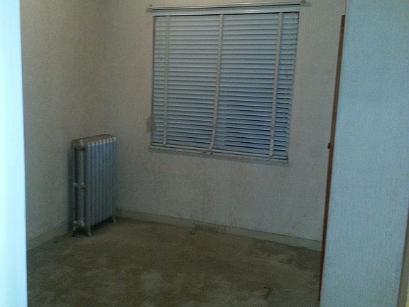 4th image of 2653 E Ontario St