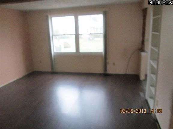 5th image of 7403 Wooster Ct #L