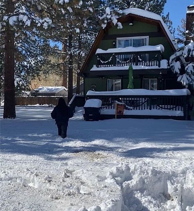1st image of 1041 Sierra Ave