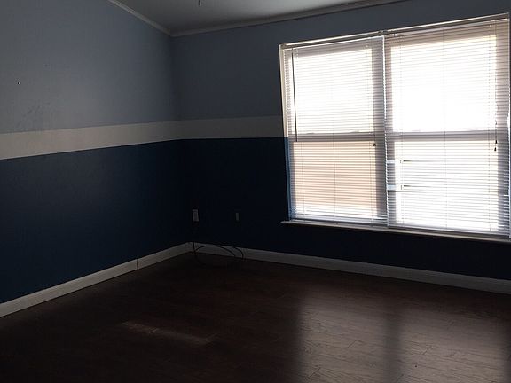 4th image of 17 Driftwood Blvd