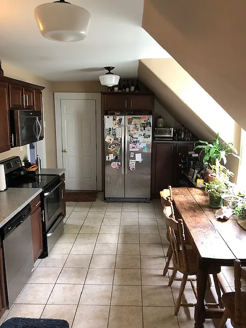 2 bed, 1000 sqft, $2,450 — Photo 3