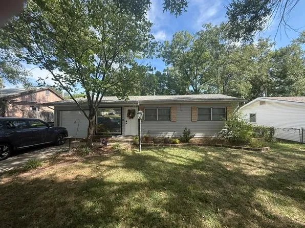 2721 S 53rd St, Kansas City, KS 66106