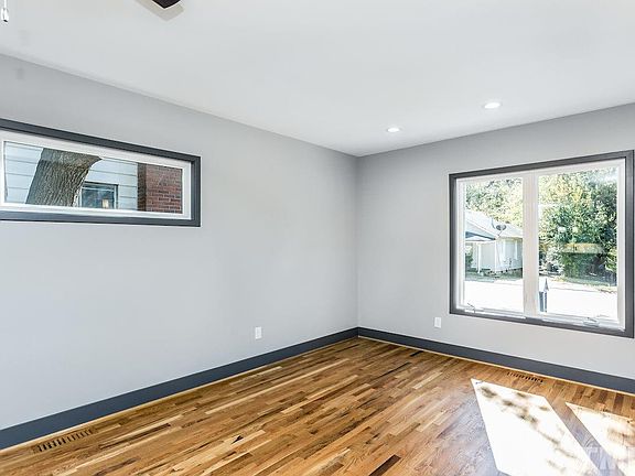 5th image of 305 Bragg St