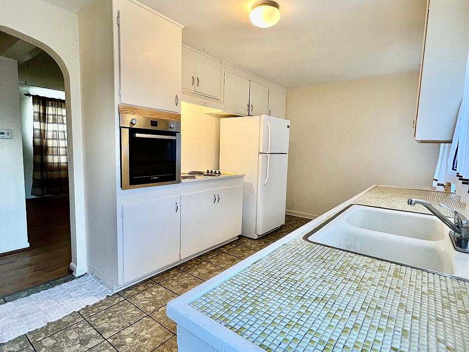 Kitchen, newer appliances