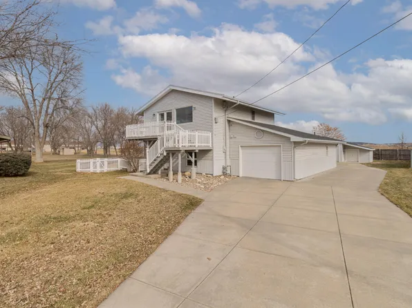 7 Shore Acres Rd, Council Bluffs, IA 51501