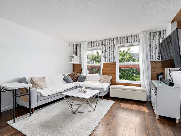 4th image of 306 Simmonds Way