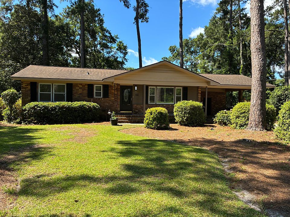 1st image of 427 Dogwood Cir