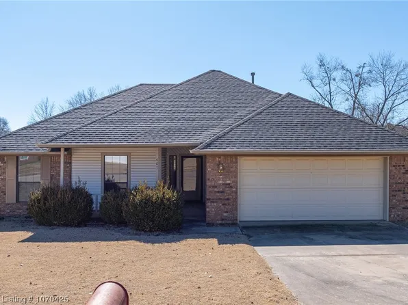 607 J St, Barling, AR 72923