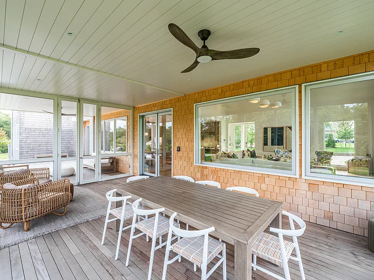610 Wildberry Ln — Photo 10