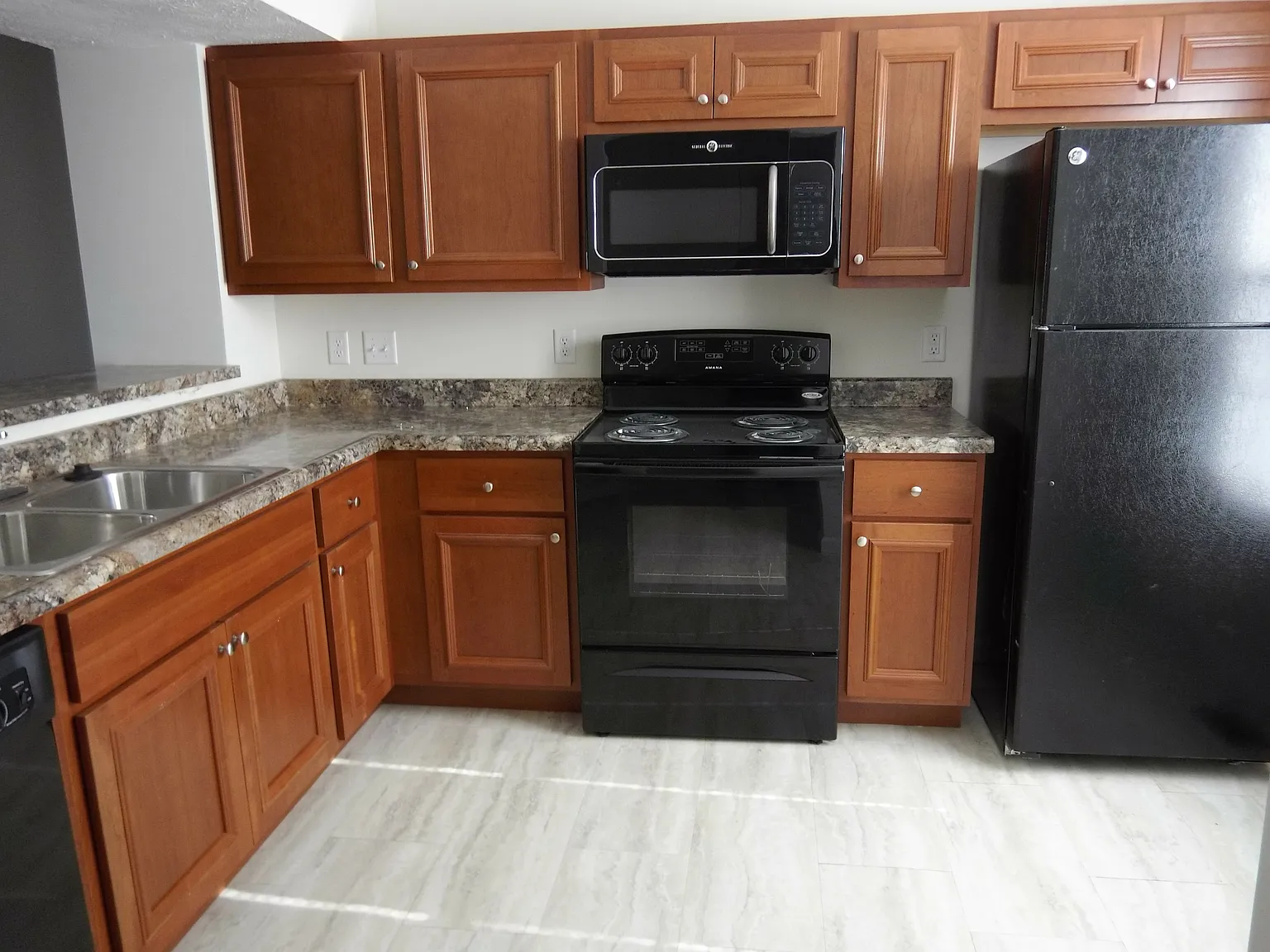 2 bed, 2.5 bath, 1200 sqft, $1,595 — Photo 4