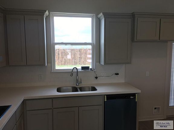 5th image of 2028 Grove Ln
