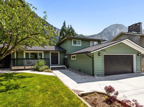 38290 Chestnut Ave, Squamish, BC V8B 0W7