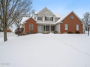 3 Rosebud Ct, Rensselaer, NY 12144