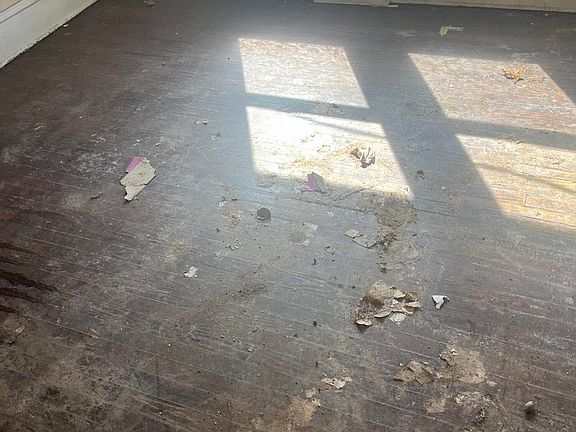 5th image of 652 Montrose Ave SE