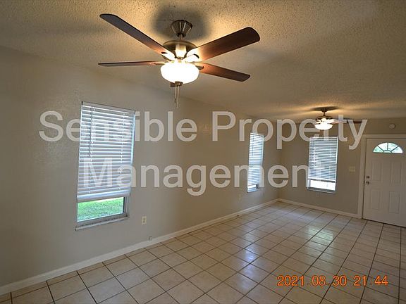 3rd image of 3203 E North Bay St