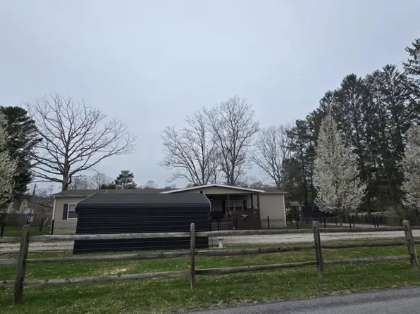 106 Crawford St, Oak Hill, WV 25901
