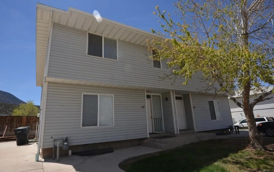327 W Mountain View Dr — Photo 2