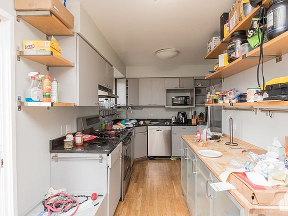 5th image of 2308 N Greenview Ave #2B
