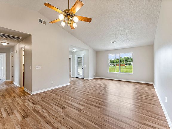 4th image of 144 Riverview Dr