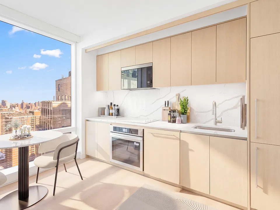 7 Platt St #17B