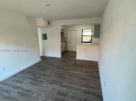 7360 SW 21st St, Miami, FL