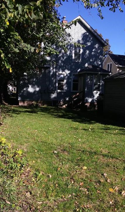 2nd image of 874 Fremont Ave