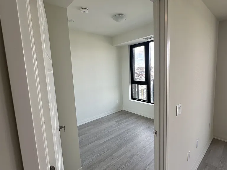1415 Dundas St E #810 — Photo 9