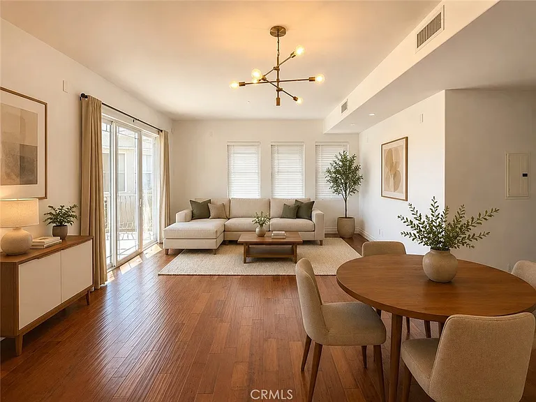 917 S New Hampshire Ave #315 — Photo 1