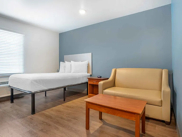Deluxe Studio - 1 Full Bed