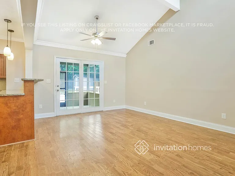 327 Mackinac Holw — Photo 4