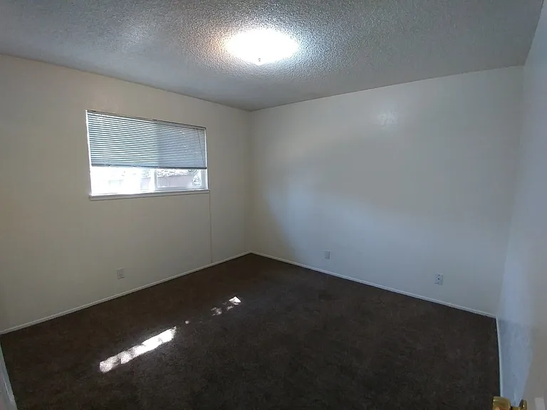 2801 Shasta View Dr — Photo 9