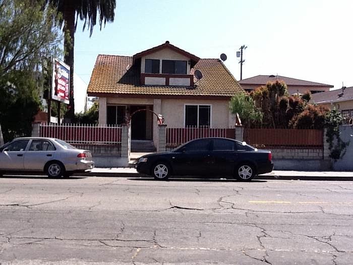 1st image of 412 Rose Ave APT A