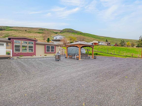 4th image of 1306 4th St