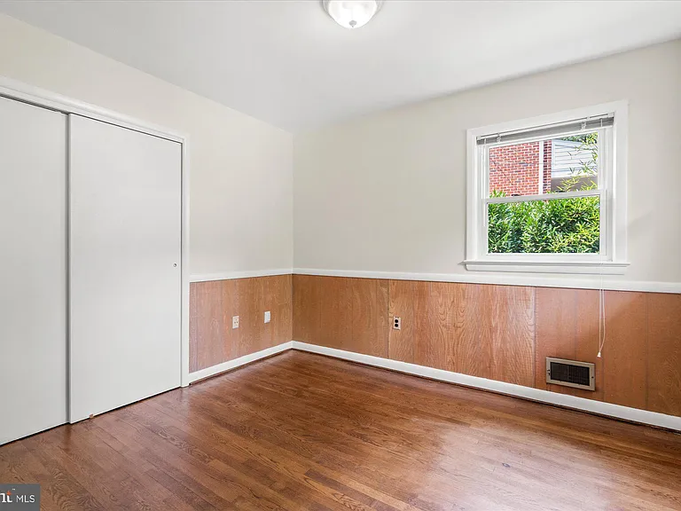 7504 Radnor Rd — Photo 18