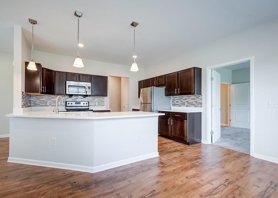 The Marquis at the Woods Apartment Homes 1010 Hazelnut Bnd ster NY