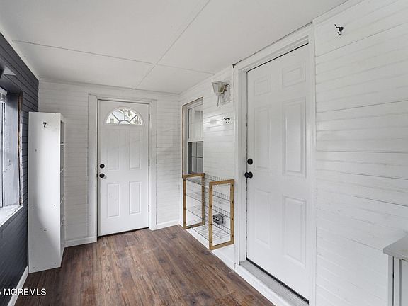 3rd image of 466 Stagecoach Road